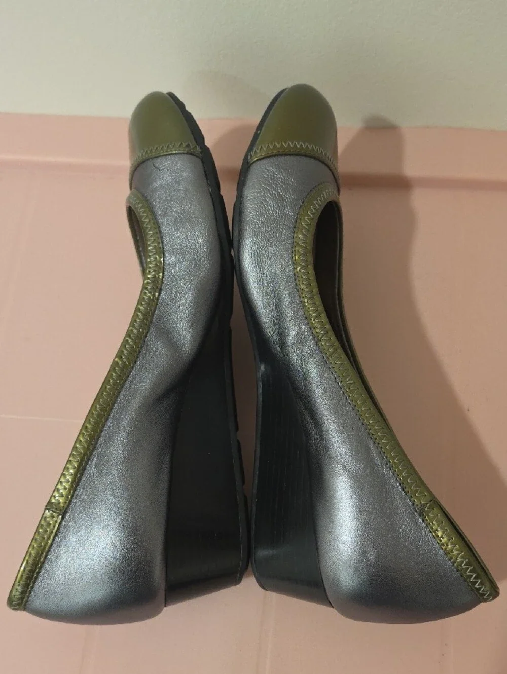 Women’s Gray and Olive Green COLE HAAN Wedge Slip-ons CLEAN!!